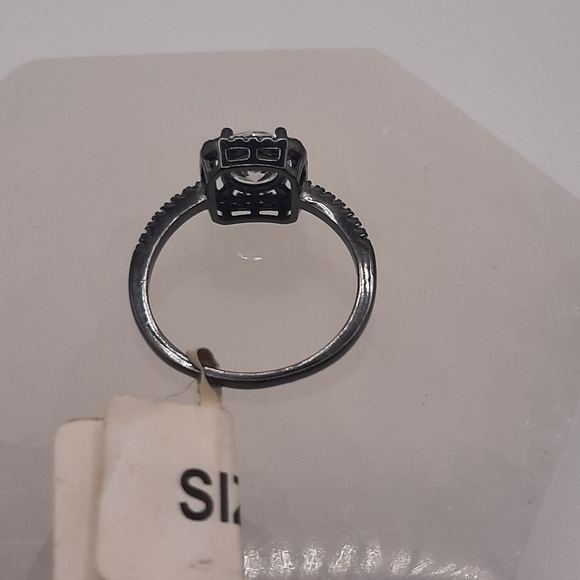 R850 Sterling Silver Ring - Charmed Aroma - Picture 5 of 8